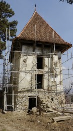Eine halbe Million Euro fließen in die Instandsetzung der Trappolder Kirchenburg. Auch der Haferturm wird renoviert. (Foto: Nancy Waldmann)